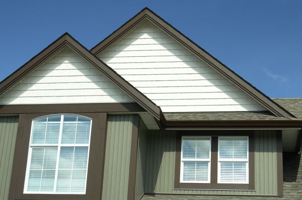 Vertical Vinyl Siding Repair in Kenosha